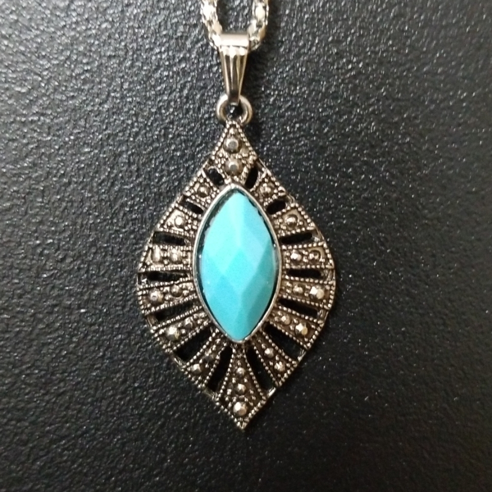 🧨 Vintage tibetan necklace with turquois center